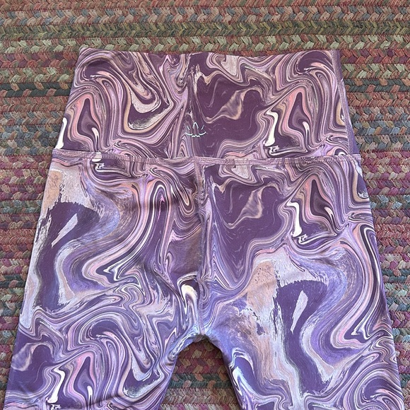 Beyond Yoga Purple Swirl Leggings - Picture 4 of 5